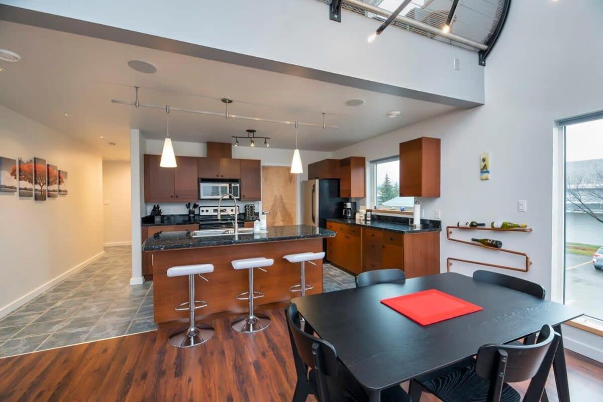 הוילה ווייטהורס Nn - The Flame - Downtown 1-Bed 2-Bath מראה חיצוני תמונה