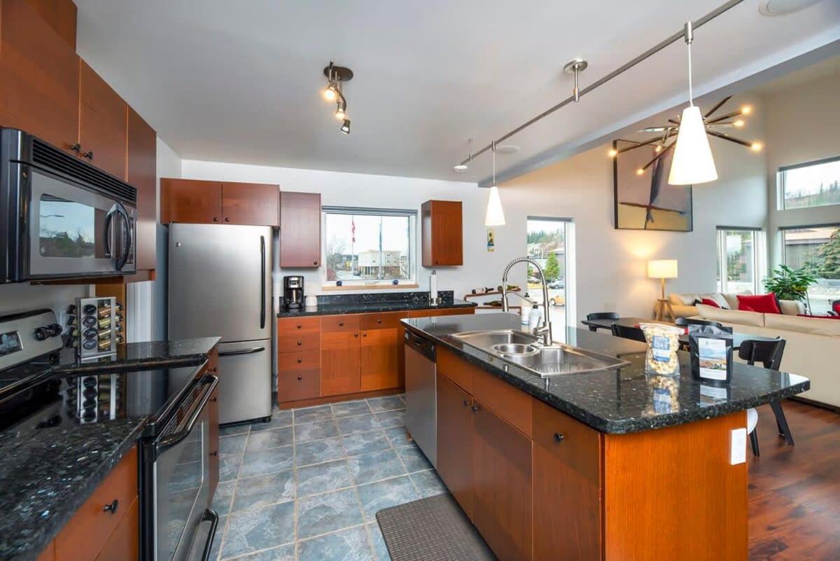 הוילה ווייטהורס Nn - The Flame - Downtown 1-Bed 2-Bath מראה חיצוני תמונה